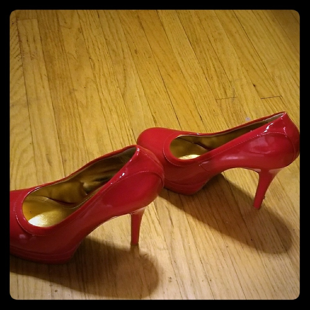 Xoxo pumps